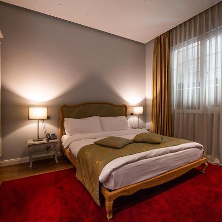 Classic Hotel Tirana Bagian luar foto
