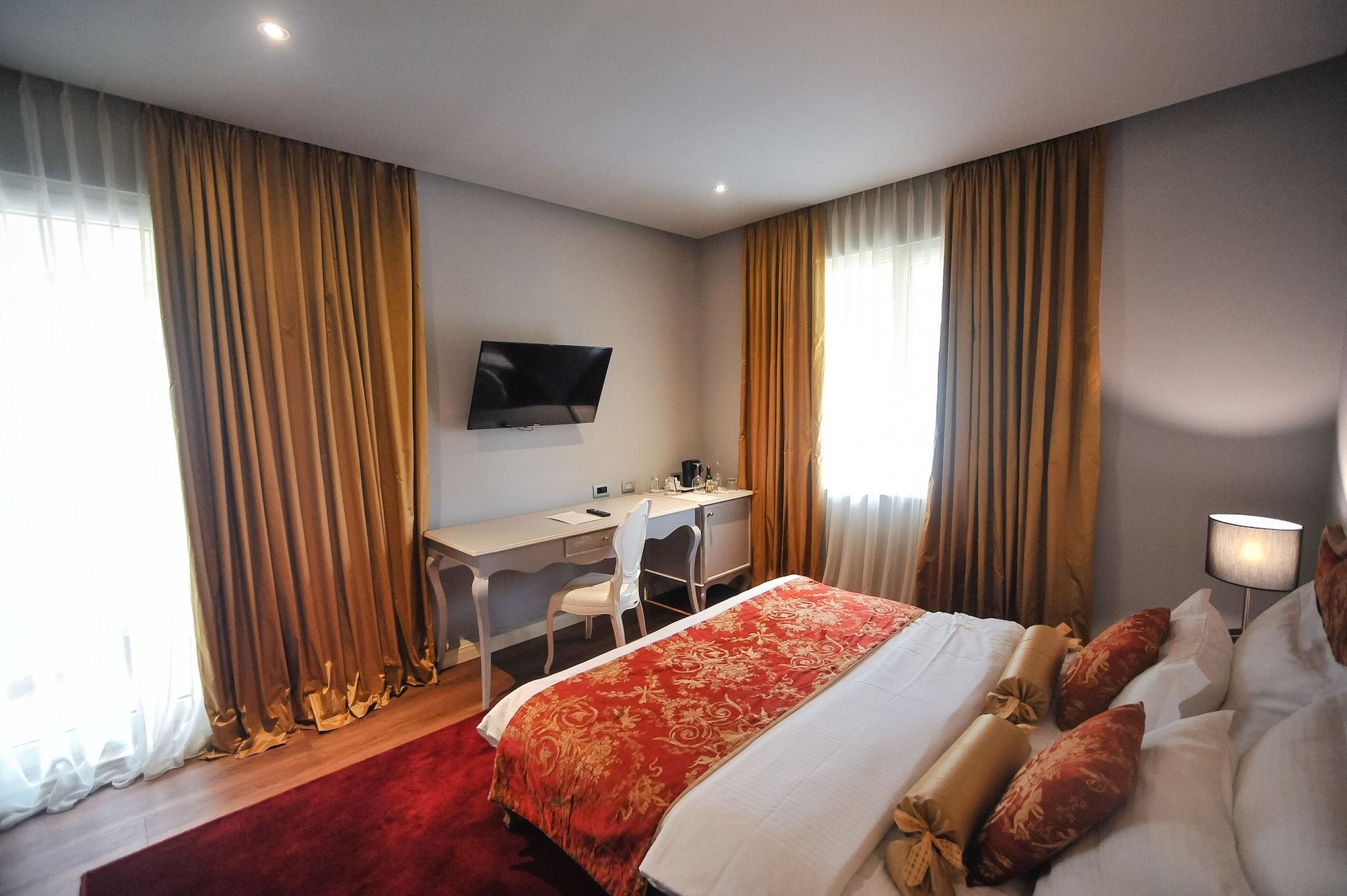 Classic Hotel Tirana Bagian luar foto