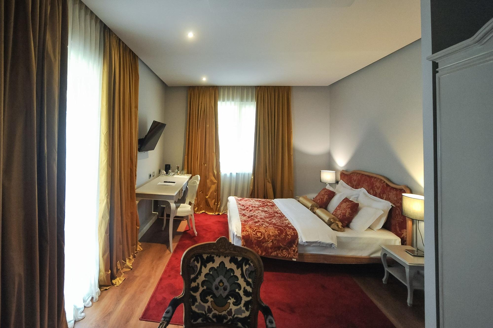 Classic Hotel Tirana Bagian luar foto