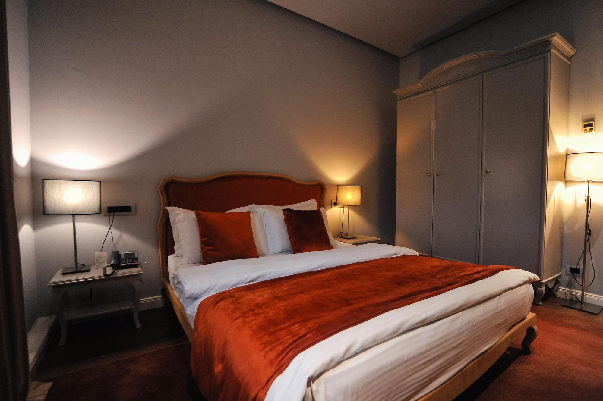Classic Hotel Tirana Bagian luar foto