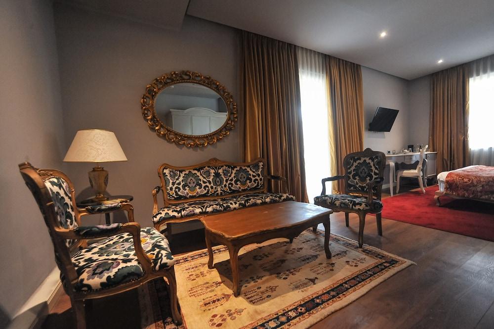 Classic Hotel Tirana Bagian luar foto