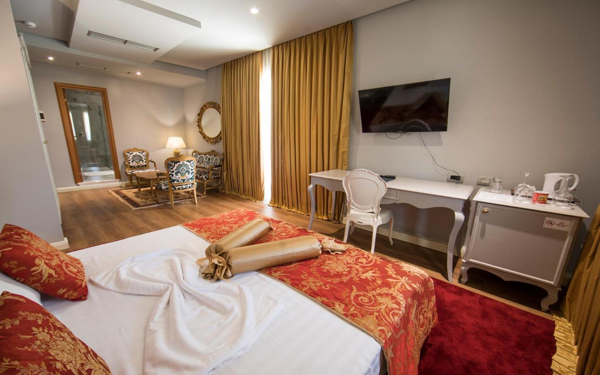 Classic Hotel Tirana Bagian luar foto