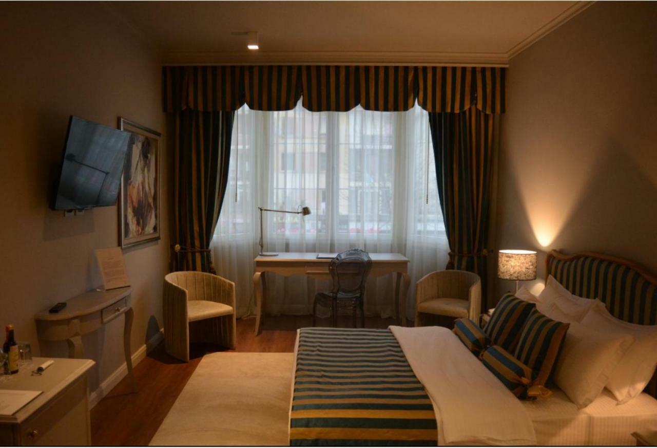 Classic Hotel Tirana Bagian luar foto